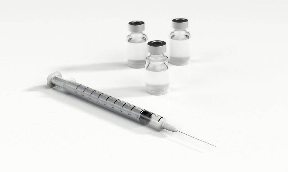 Ce categorii de persoane se pot vaccina antigripal, gratuit, la medicul de familie